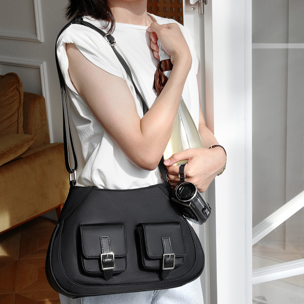 Free Shipping 2025 Summer New Commuter Nylon Casual Versatile Retro Underarm Large Capacity Luxury Single Shoulder Designer Bags Crossbody Bag Light L