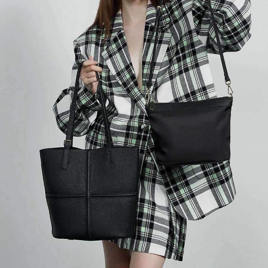 Top Layer Cowhide Handbag 2025 New Genuine Leather Large Capacity Commuter Mother Crossbody Fashionable Ladies Shoulder Bag