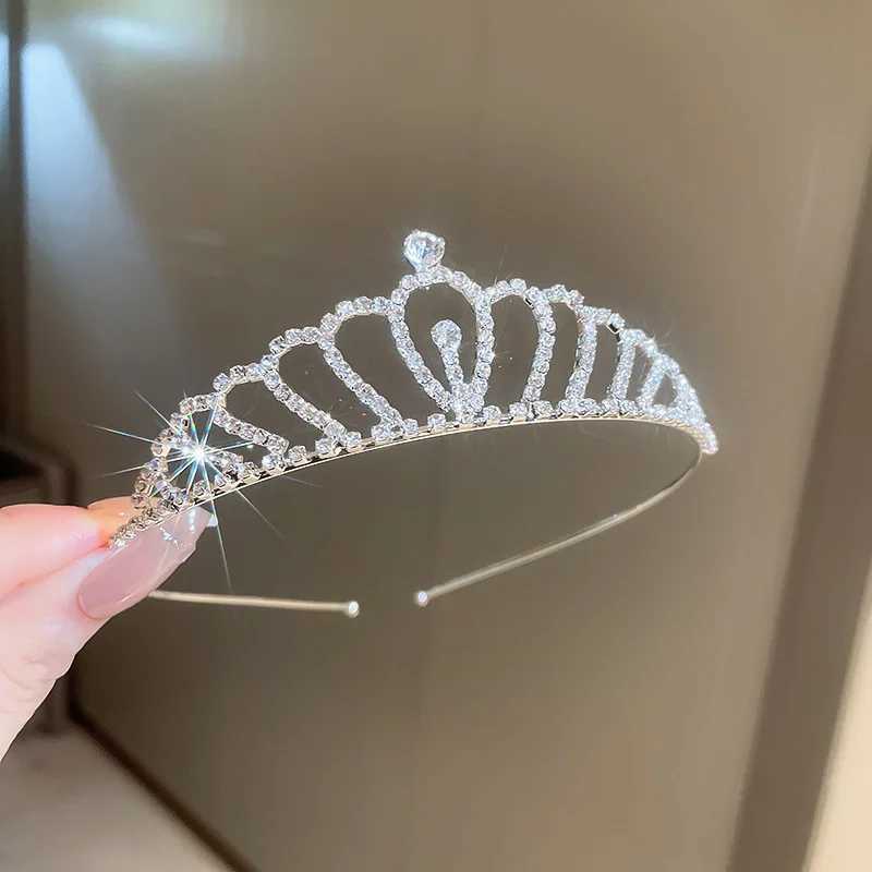 Princess Tiaras Girl Heart Shaped Hair Comb Simple Crystal Bride Crown Wedding Party Hair Accessories Fashion Prom Hair Jewelry Z250605