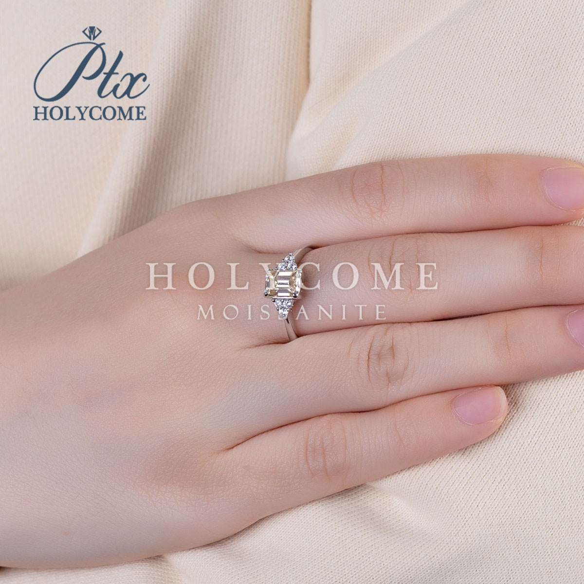 Hot Sale 925 Sterling Silver Ladies Ring 1CT Lab Moissanite Emerald Champagne Diamond Trendy for Engagement Party Daily Wear Gift for Women