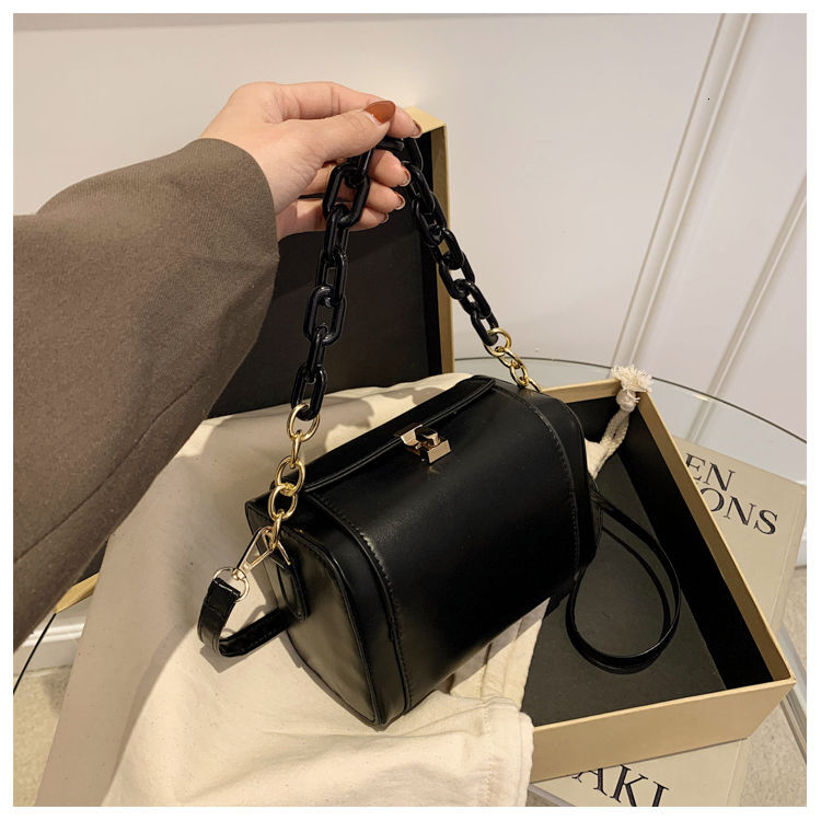 2025 Spring and Summer New Women's Bag New French Women's Bag Women's Texture Multi functional Chain Korean Small Crossbody Bag Designe