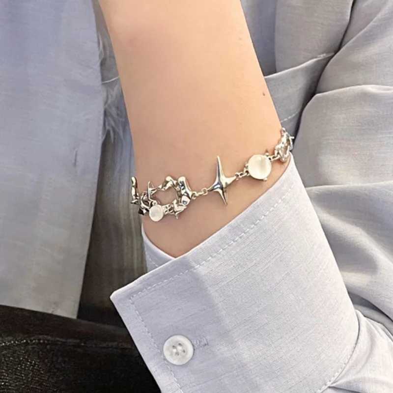 Irregular Hollow Four Pointed Star Design Bracelet for Women Silver Color Trendy Imitation Pearls Chain Bracelets Jewelry W250606