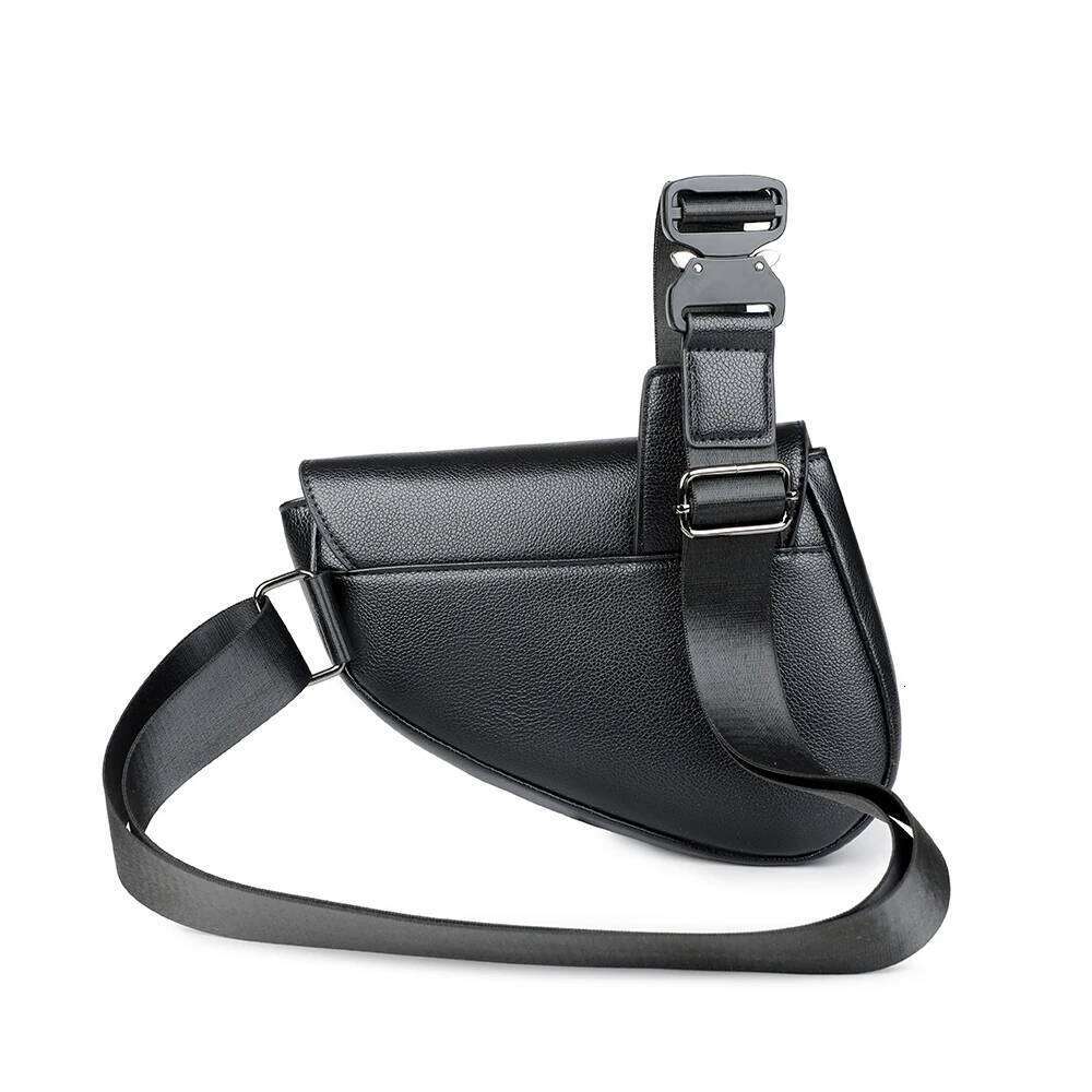Men's solid color PU leather saddle shoulder crossbody bags chest bolsos para hombre sacoches hommes bag for man