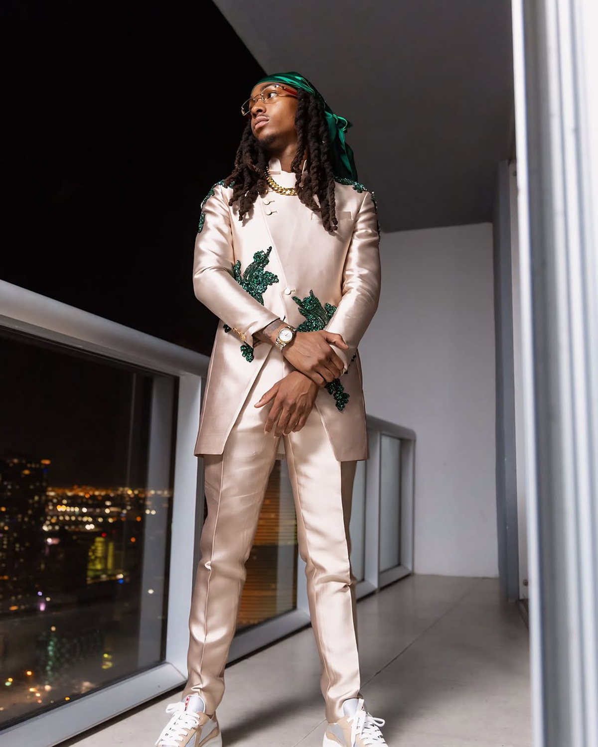 Unique Mens Suits Fit Slim Appliques 2 Pieces Set Party Prom Crystal Beading Blazer Customized One Button Evening Party Jacket+Pants Plus Size