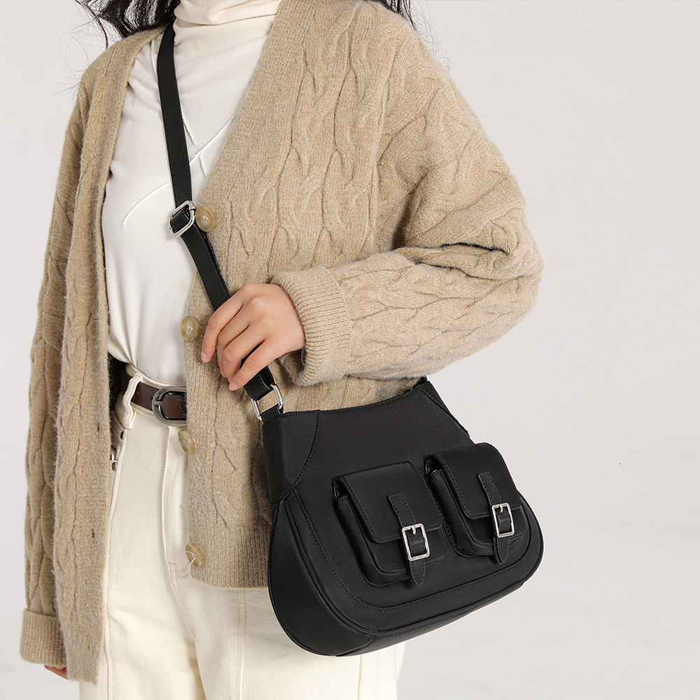 Free Shipping 2025 Summer New Commuter Nylon Casual Versatile Retro Underarm Large Capacity Luxury Single Shoulder Designer Bags Crossbody Bag Light L