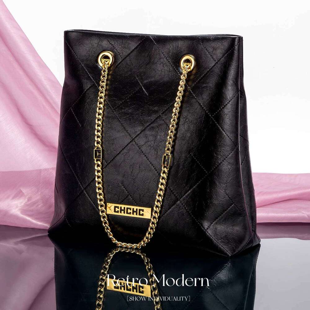 Classic Retro Style Pure Colour Fashion Women's Bag Simple Versatile Chain Shoulder Strap Design Exquisite Workmanship