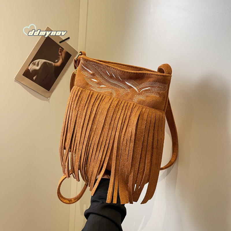 French Style Bucket for Women 2024 Autumn New Trendy Versatile Soft Leather Shoulder Crossbody Tassel Bag ddmynov