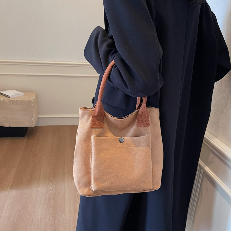 designer Korean and Japanese Style Casual Niche Tote Bag for Women, Handheld Fabric Bag, New Fashionable Winter Small Bag for Women 2025