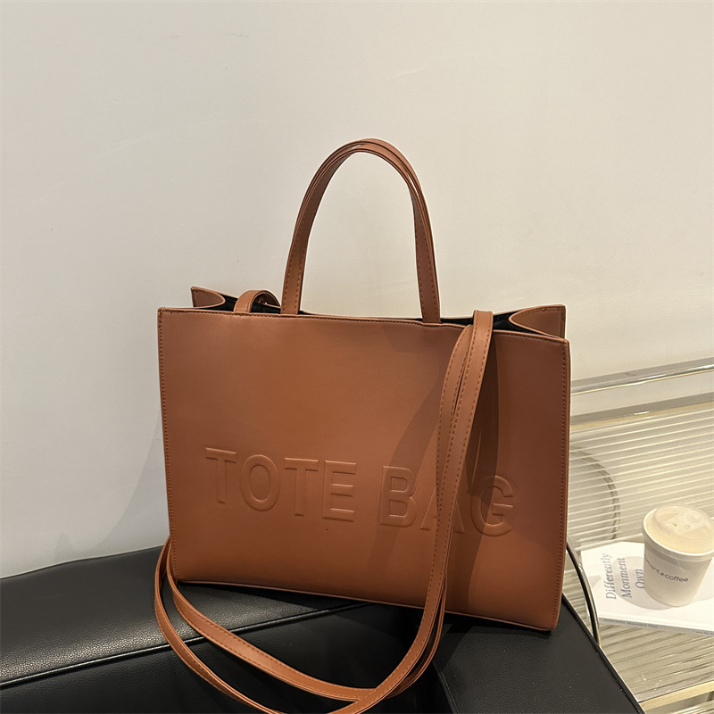 designer Textured Large Capacity Bag for Women 2025 New Fashion Handheld Tote Bag Autumn Retro Shoulder Bag Commuter Large Bag