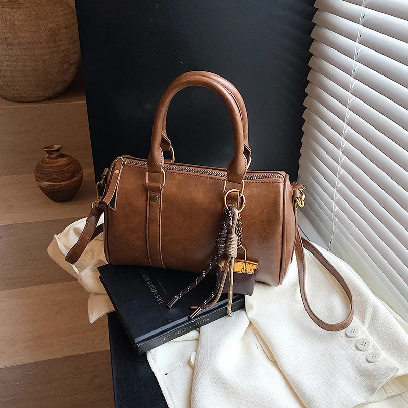 Womens Boston Handbag Vintage Leather Pillow Bag Large Capacity Shoulder Bag Solid Versatile Tote Bag 250530