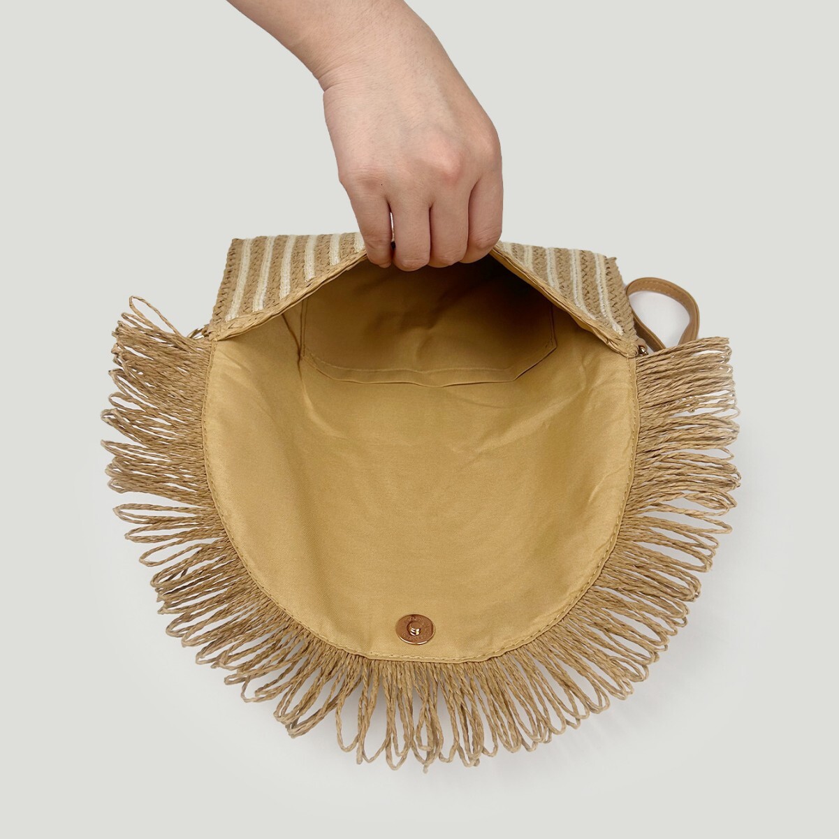 Handmade woven bag crossbody trend bag niche Bohemian style summer beach fringe trend grass bag designer women s shoulder bag