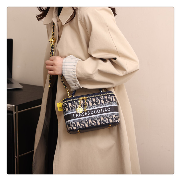 Free Shipping Luxury Designer Bags Handbag For Women 2025 New Simple Fashion Retro Letter Large Capacity Box Bag Crossbody Bag