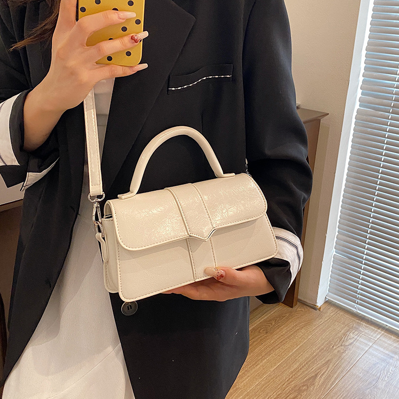 designer High-end Niche Design Bag for Women 2025 New Autumn Shoulder Crossbody Bag Versatile Retro Handbag Small Square Bag