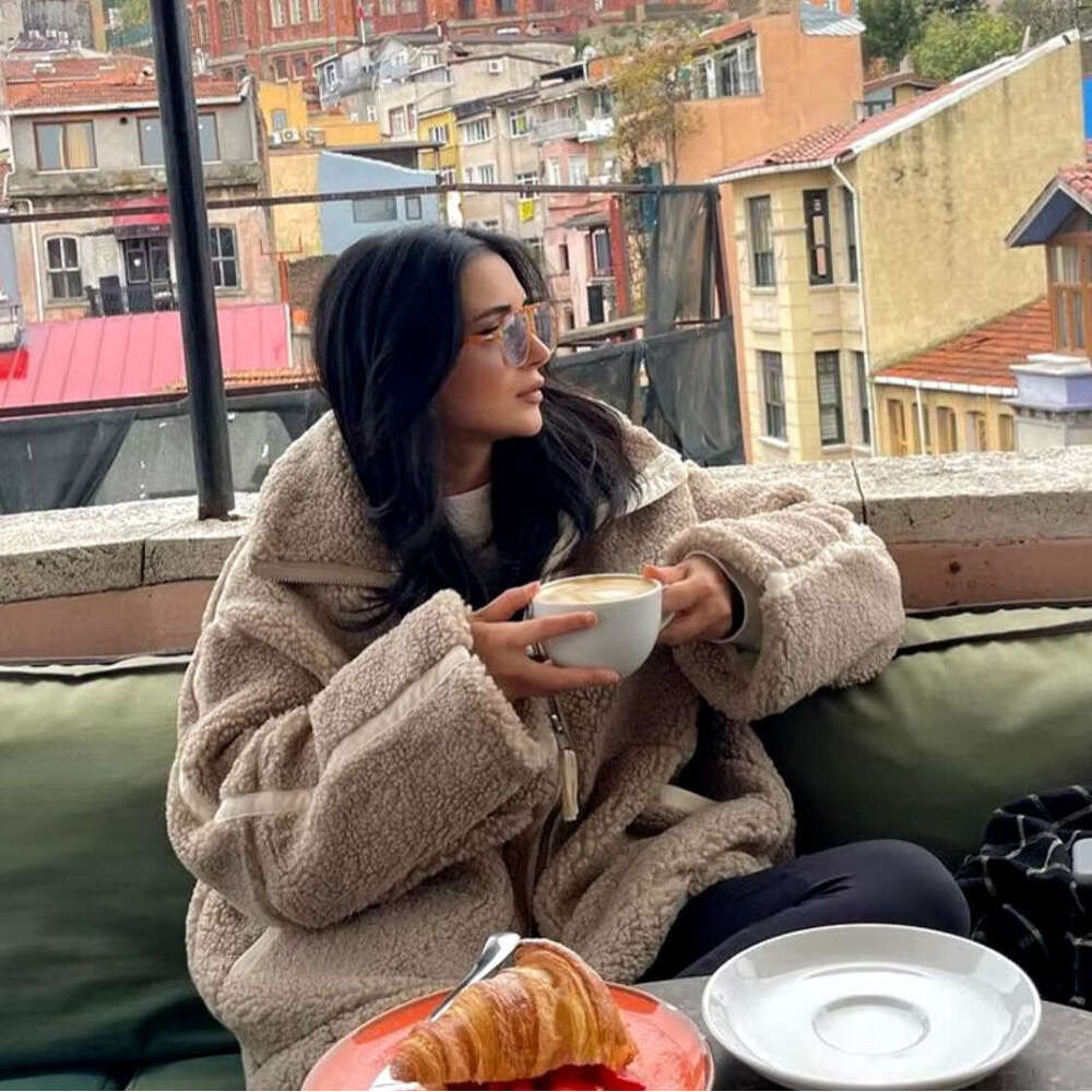 Women's Fashion Autumn Winter Color Block Stand Collar Resin Zipper Warm Faux Shearling Jacket B5