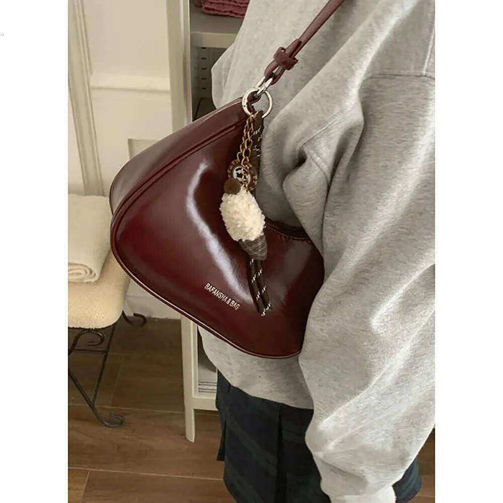 Retro Bury Leather Single Shoulder Women 2025 New Fashion Lady Commuting Underarm Bags Versatile Shopping Daily Pack