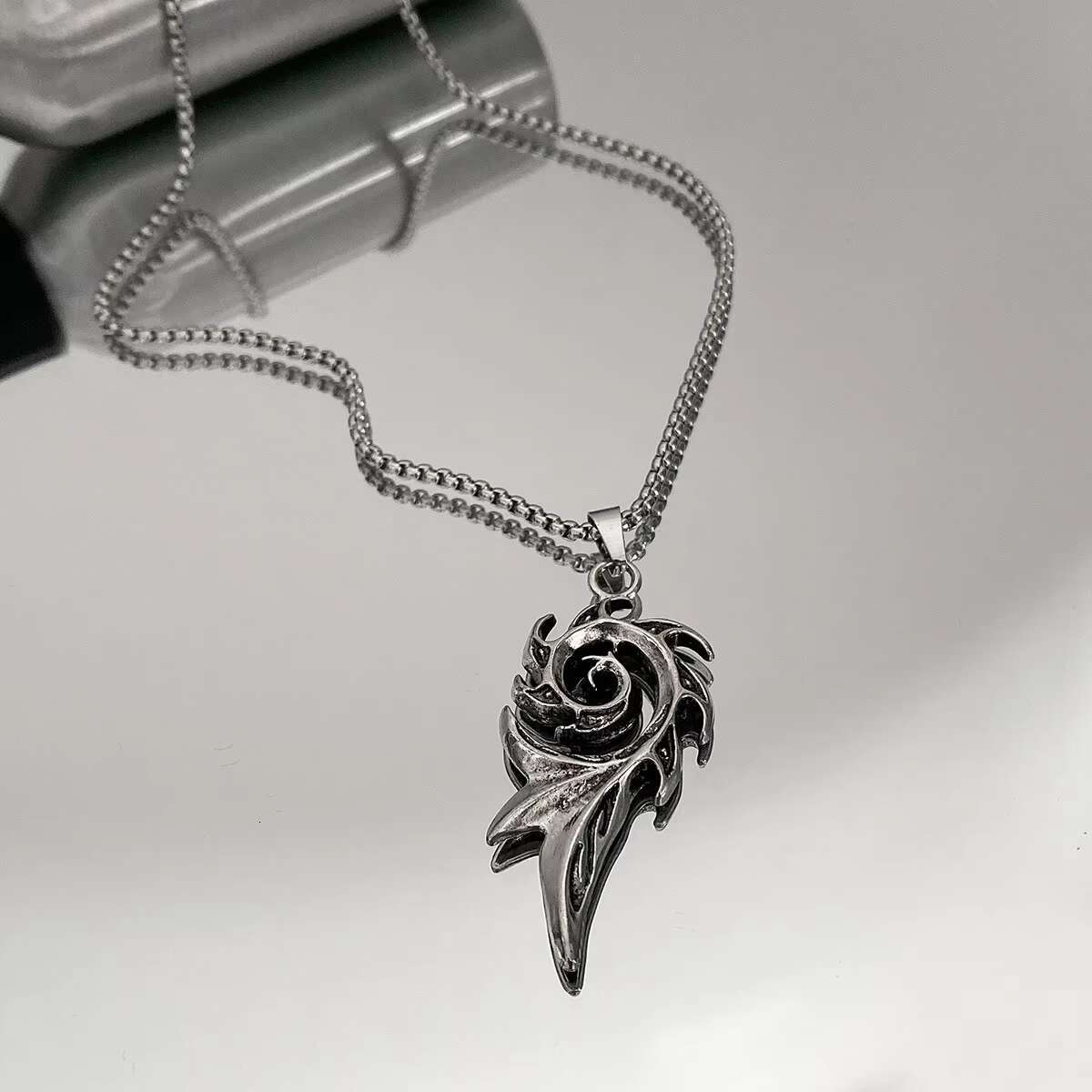 European American Mens Trendy Titanium Steel Necklace Retro Hip-Hop Pearl Pendant Stainless Steel Jewelry Alloy Vintage Style