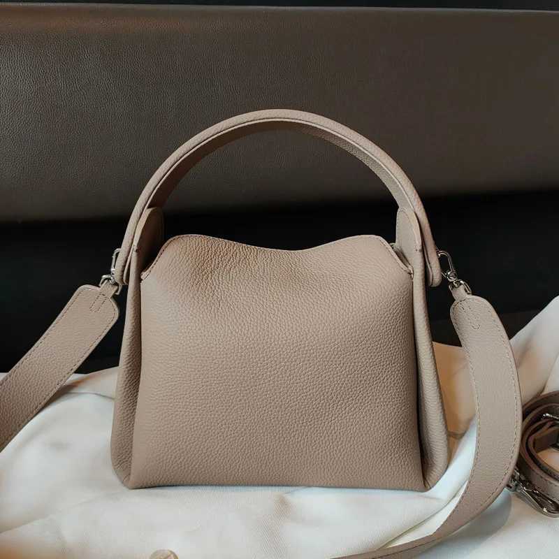 Famicare Luxury Soft Female Genuine Leather Shoulder Bags Women Messenger Bags Fashion Lady Shopping Square Handbag New M250606