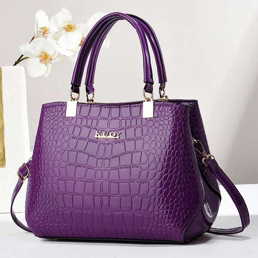 Women's Fashion Bright Leather Crocodile Pattern Handbag Atmospheric Texture Simple And Versatile Shoulder Messenger Bag