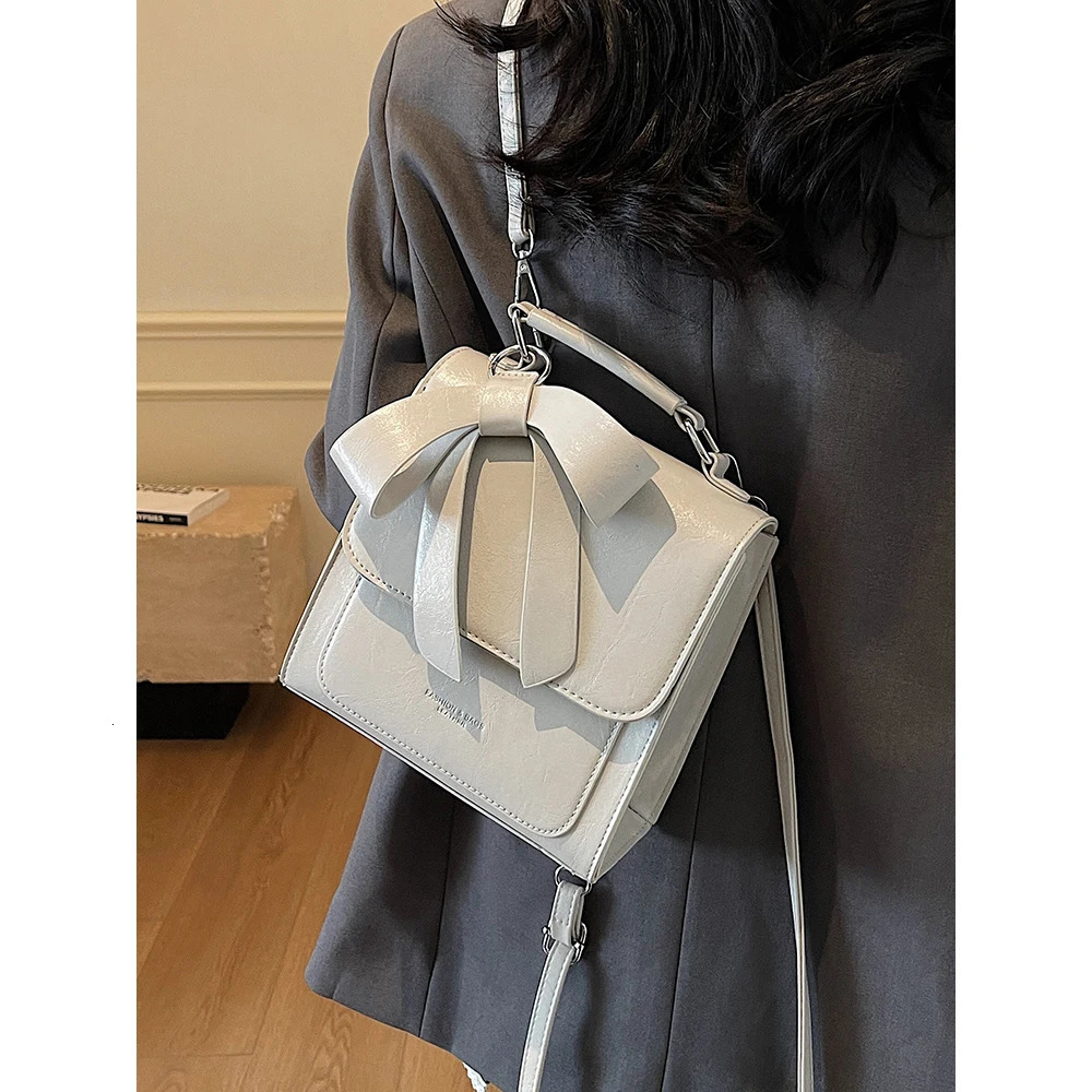 Spring Fashion Backpacks for Ladies Womens Chic Solid Color Delicate PU Buckle Zipper Crossbody Bag Commute Handbags 250605