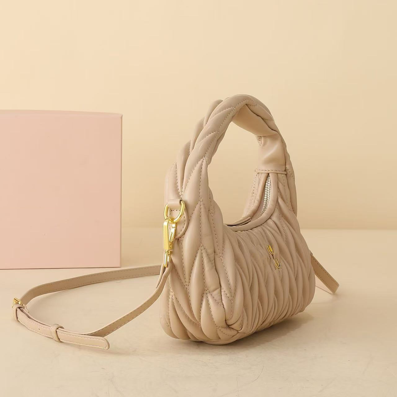 Fashion women's designer handbag, Wander Matelasse handbag, genuine leather armpit, women's wallet, backpack 2178