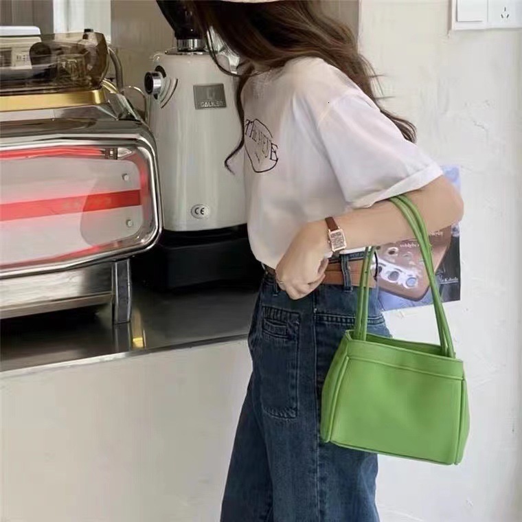 New Large Capacity Women's Handbag for Daily Commuting Multi functional Women's Shoulder Bag Designer Fashionable Women's Shoulder Bag