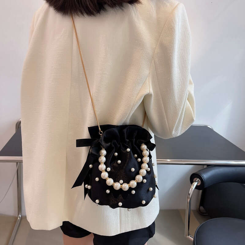 Women's Crossbody Fashion 2024 New Style Personality Ins Chain Pearl Trendy Shoulder Bucket Bag