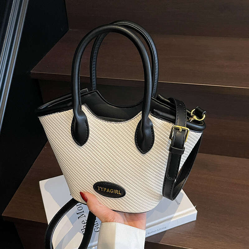 Handheld Bucket for Women, New High-End Niche Style, Crossbody Bag, Fashionable Versatile Small Tote Bag
