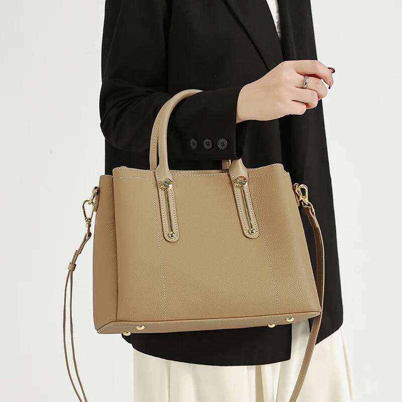 Designer Bags 2025 Women's Natural Cow Leather Shoulder Bag Female Fashion Designer Handbags Ladies Retro Cowhide Tote Crossbody Bags Girls Luxur