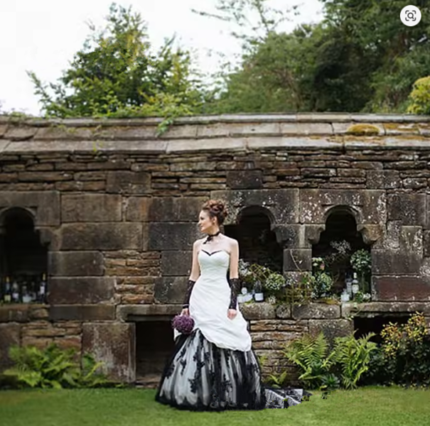 Black And White Gothic Wedding Dress Lace Appliques Ruched Sweetheart country farm Bridal Gown Customized