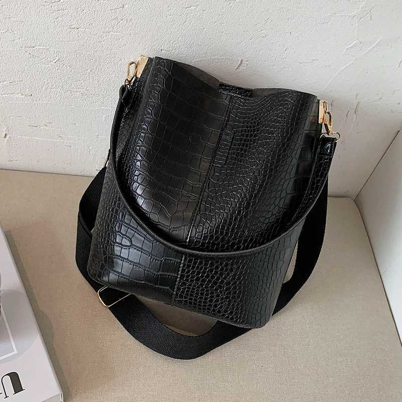 Vintage Bucket Bag Personalized Stone Pattern Buckle Large Capacity Shoulder Bag Temperament Texture Trend Crossbody Bags M250606
