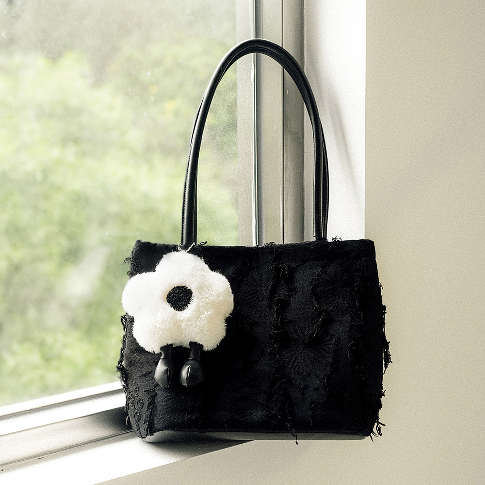 Free Shipping 2025 Designer Bags Spring New Women's Shoulder Handbag Japanese Style Fresh Luxury Floral Shoulder Bag Daily Versatile Bag