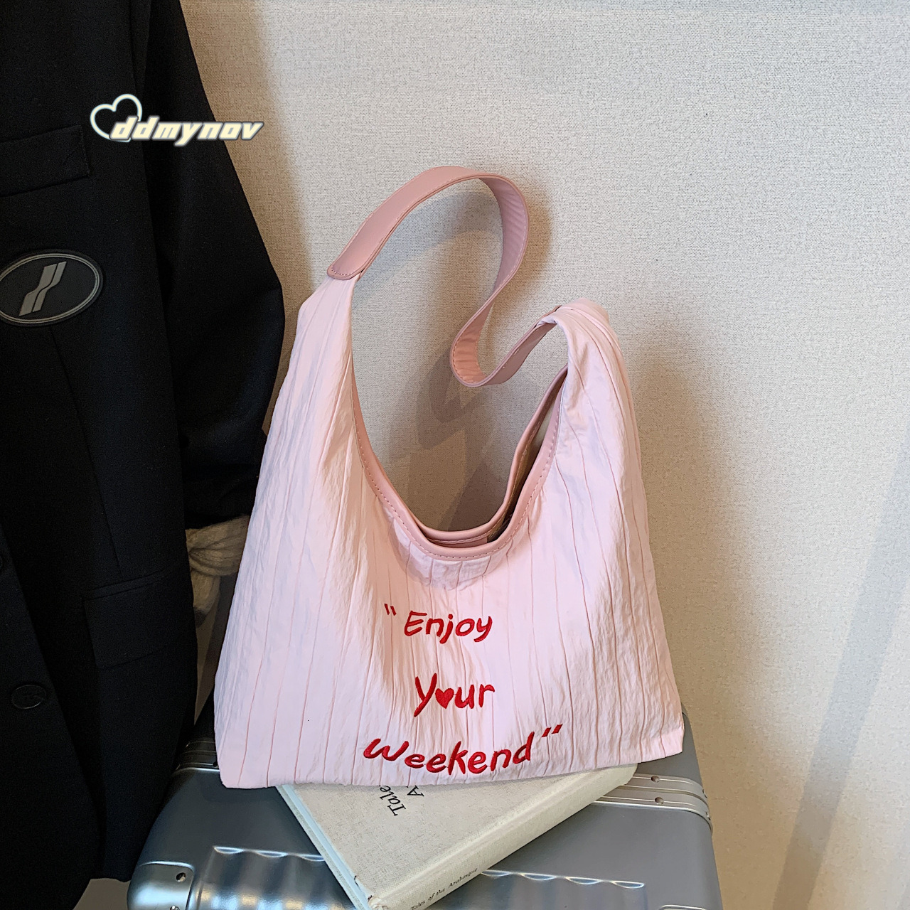 2025 New Tote Large Capacity for Women Travel Commute Shoulder Fashion Niche Versatile Handbag Bucket Underarm Bag