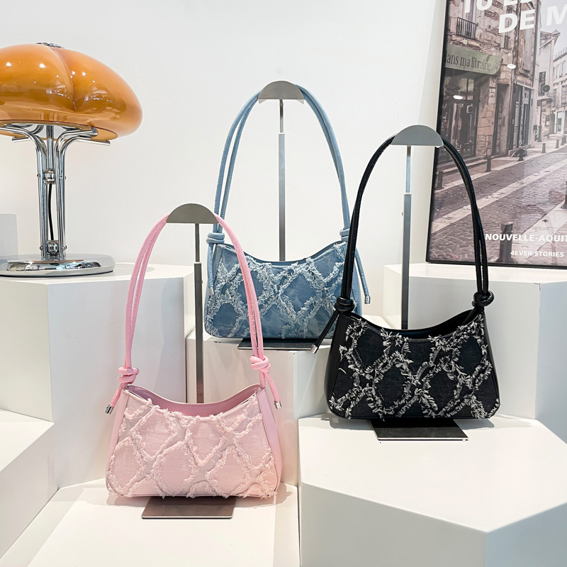 designer Large Capacity Crescent Bag for Women 2025 New Handbag Unique Niche Design Stylish Commuter Shoulder Bag