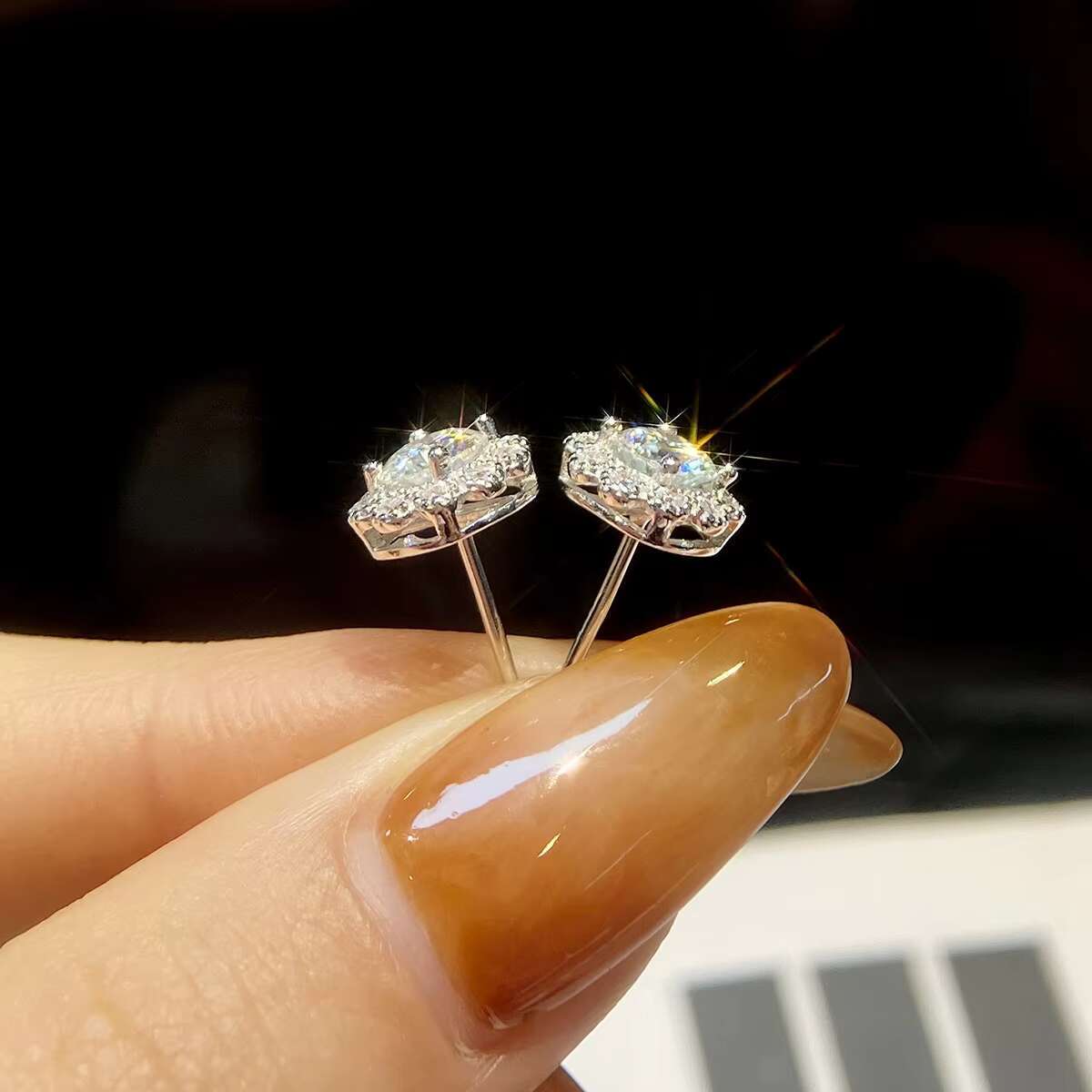 Classic 925 Sterling Silver Fine Jewelry Full Diamond Stud Earrings With 0.5ct Moissanite Halo Design-for Gift