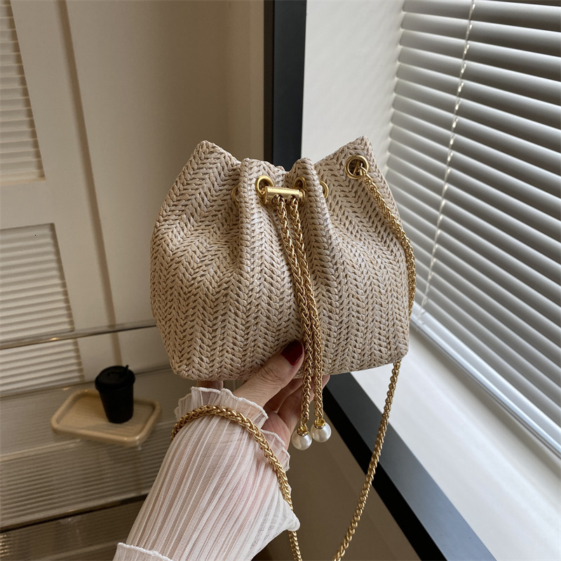 designer 2025 Spring Summer New Fashion Woven Handbag Shoulder Crossbody Bucket Bag Women's Bag Supports Wholesale and Mixed Orders