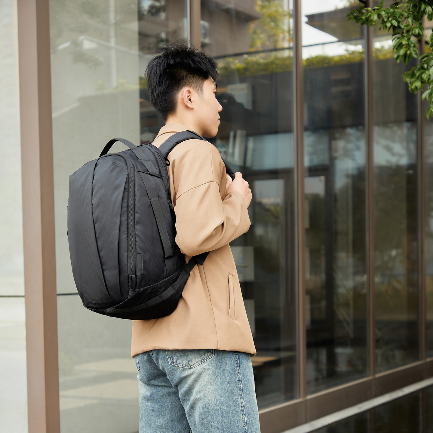 Waterproof new men's large capacity casual hiking backpack men's outdoor commuting men's computer travel backpack