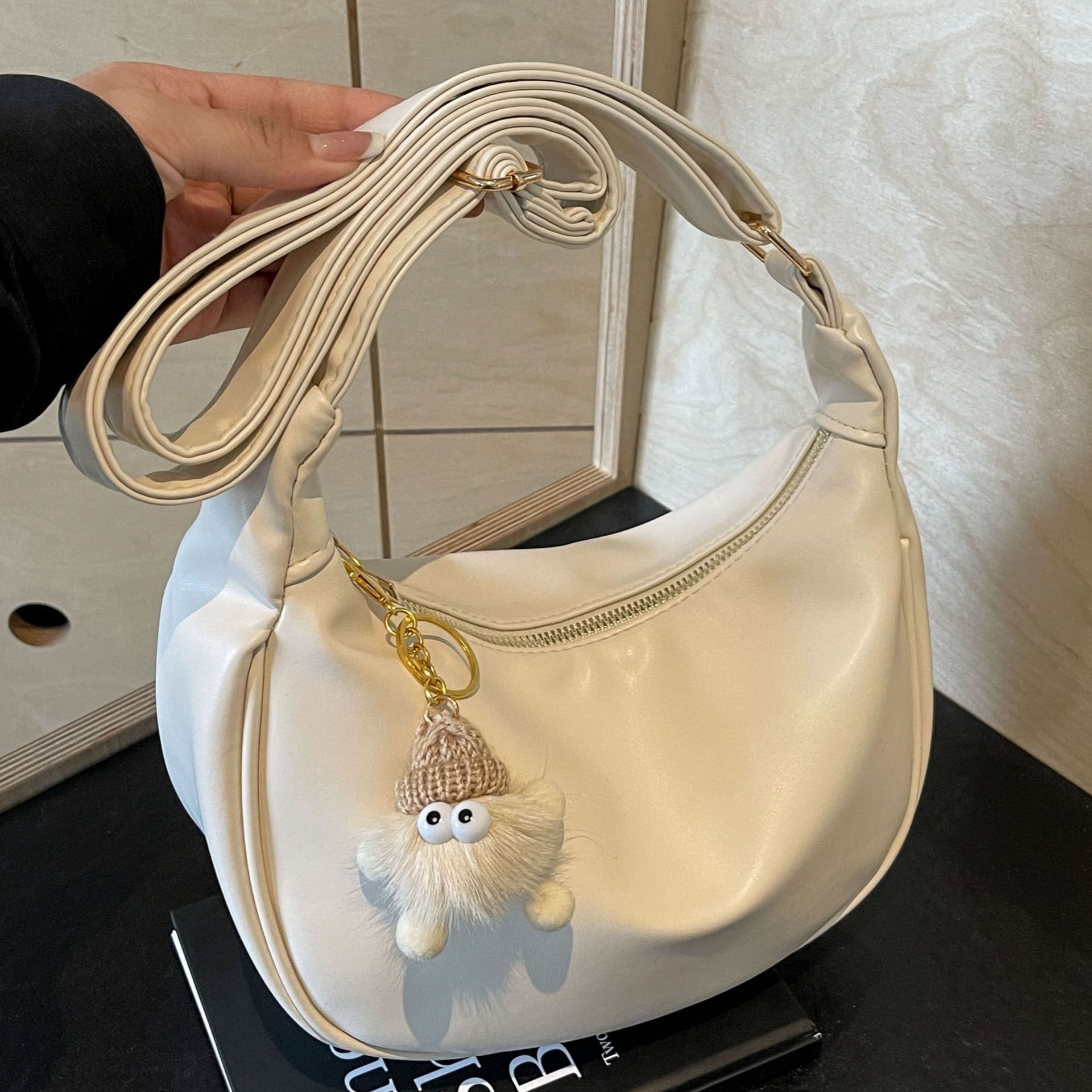 designer Korean Style Bag 2025 New Vintage Crossbody Bag for Women Dumpling Bag Large Capacity Versatile Shoulder Underarm Women's Bag