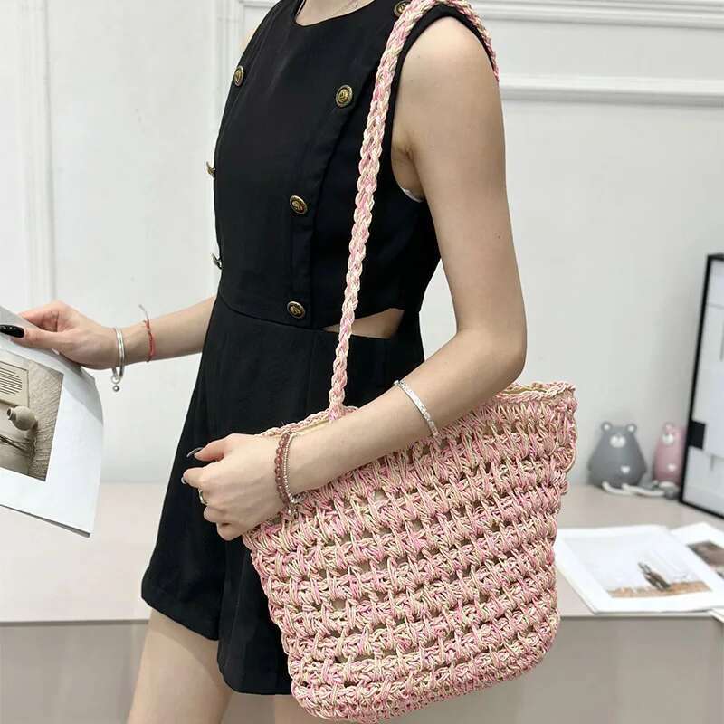 2025 Summer New Women's Big Straw Fashion Beach Handbag Hollow Design Braided Exquisite Metal Chain Bag