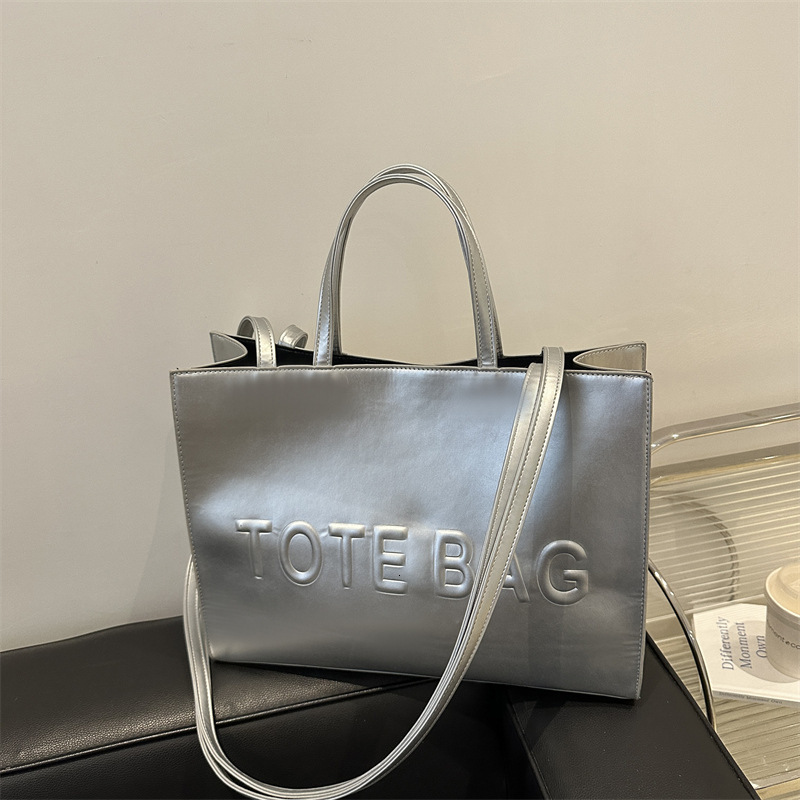 designer Textured Large Capacity Bag for Women 2025 New Fashion Handheld Tote Bag Autumn Retro Shoulder Bag Commuter Large Bag