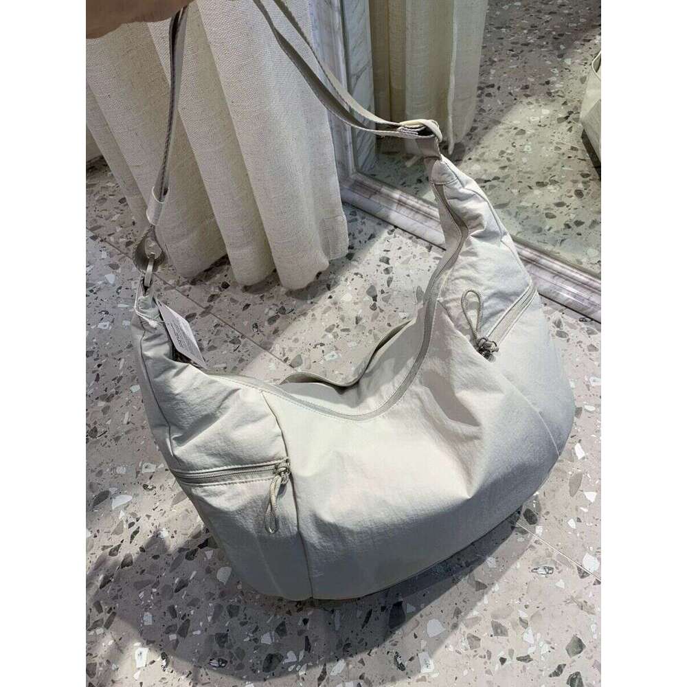 Large Capacity Casual Versatile 13L Croissant Crescent Niche Women's Shoulder Crossbody Bag B5