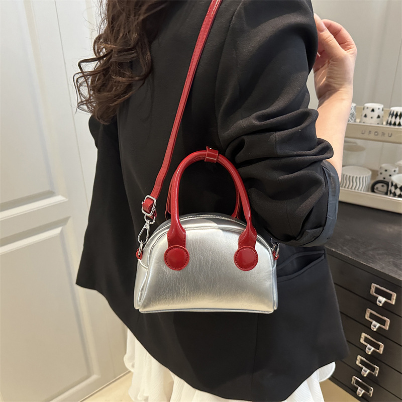 designer Vintage Handbag Niche Design Bag for Women 2025 New Fashion Casual Personality Stylish Texture Shoulder Shell Bag