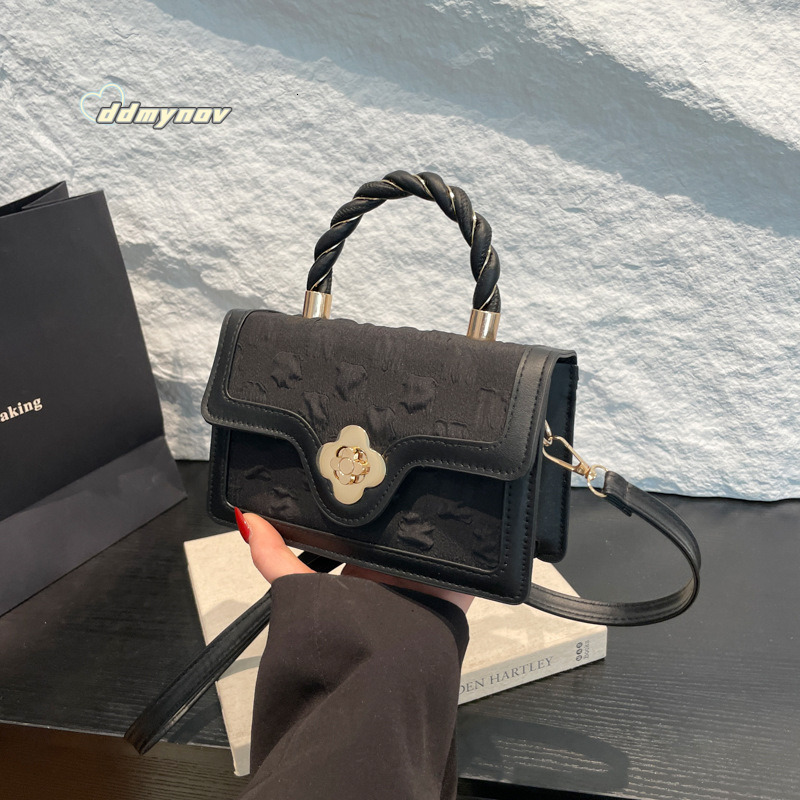 Fashion New Handheld Small Square for Women 2025 Summer Trend Live Streaming Shoulder Crossbody Bag ddmynov