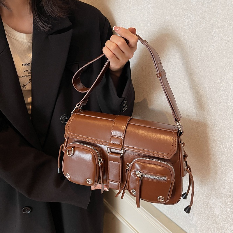 Fashion girl armpit bag women's new niche design motorcycle bag shoulder bag designer women's large capacity crossbody bag