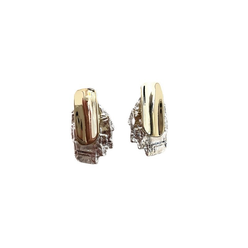 New Western Inspired Exaggerated Irregular Designer Stud Earrings for Women Exude Luxury Sophistication