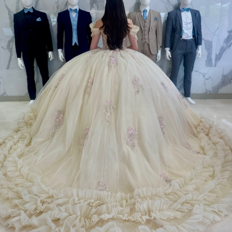 Champagne Off The Shoulder Ball Gown Quinceanera Dresses Appliques Lace Beads Tiered Tull Sweet 16 Dress vestidos 15 de anos