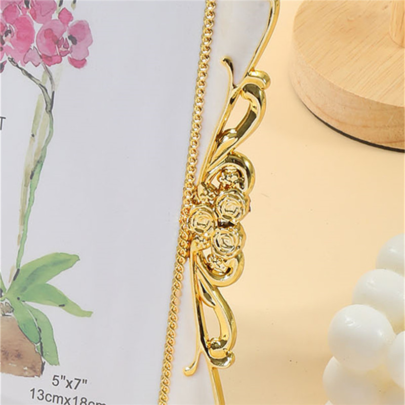 Beige crystal gel photo frame can store 7-inch photos for decorating rooms, Halloween decorations, Christmas decorations H260306