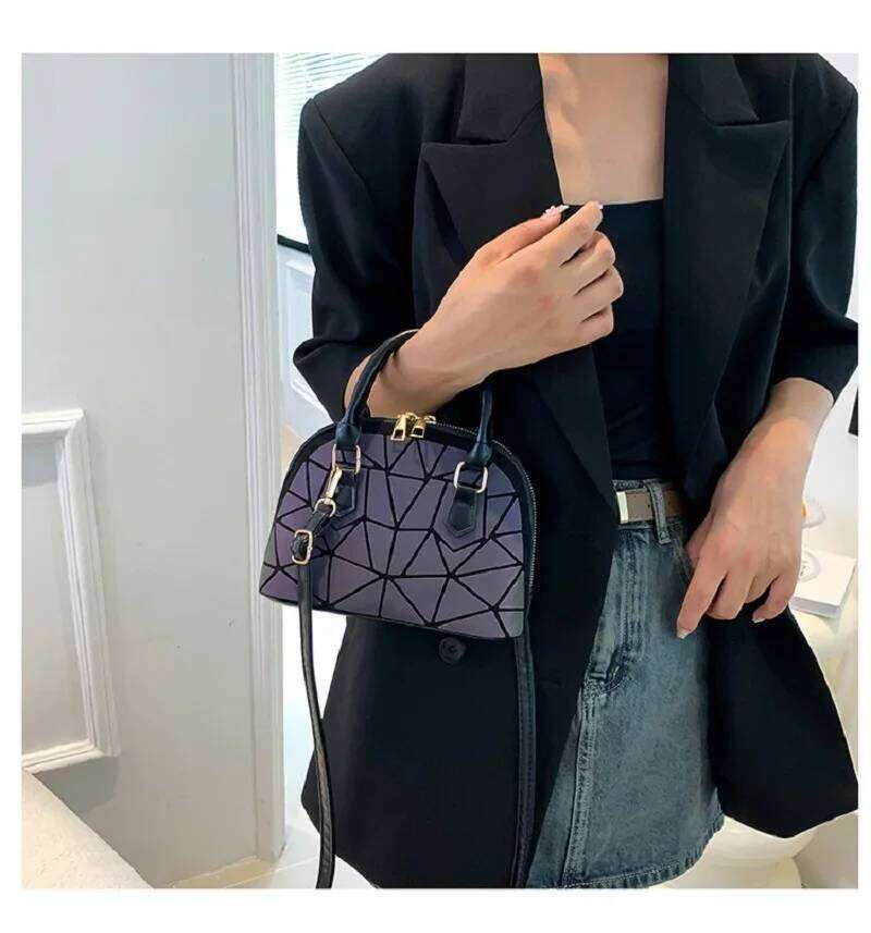 2023 New Geometric Pattern Simple Crossbody Designer Women's Fashion One Shoulder Shell Bag