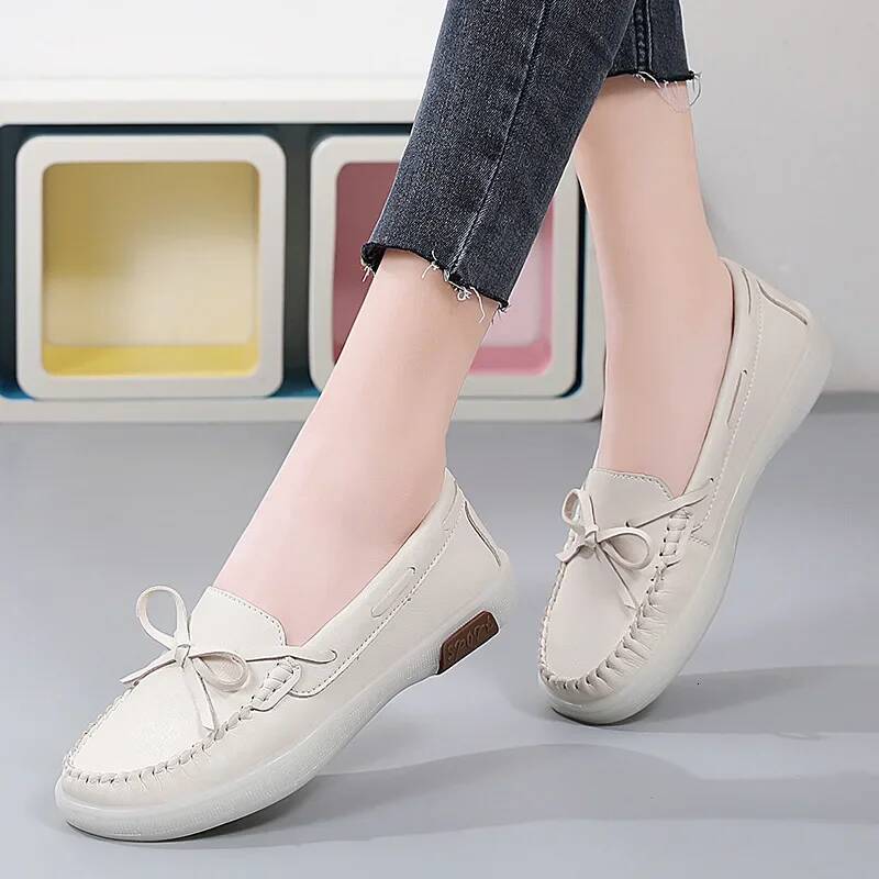 Ddmyoutdoor New Spring And Summer Hollow Flat Mother Casual Shoes Simple White Wear Resistant Women Sneakers Outdoor Shoes