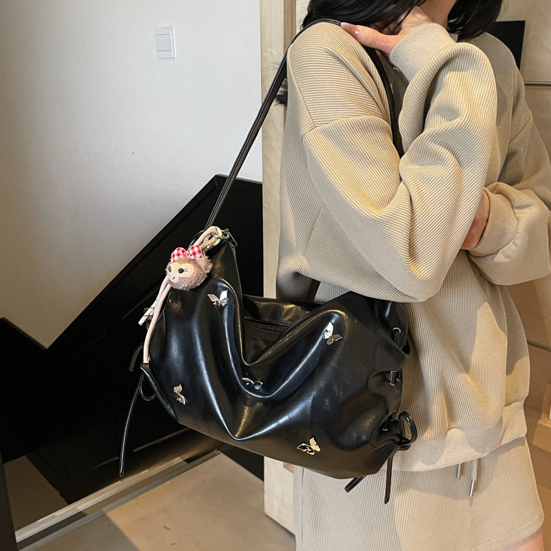designer Casual Soft Large Capacity Underarm Bag for Women 2025 New High-end Fashion Commuter Shoulder Crossbody Tote Bag