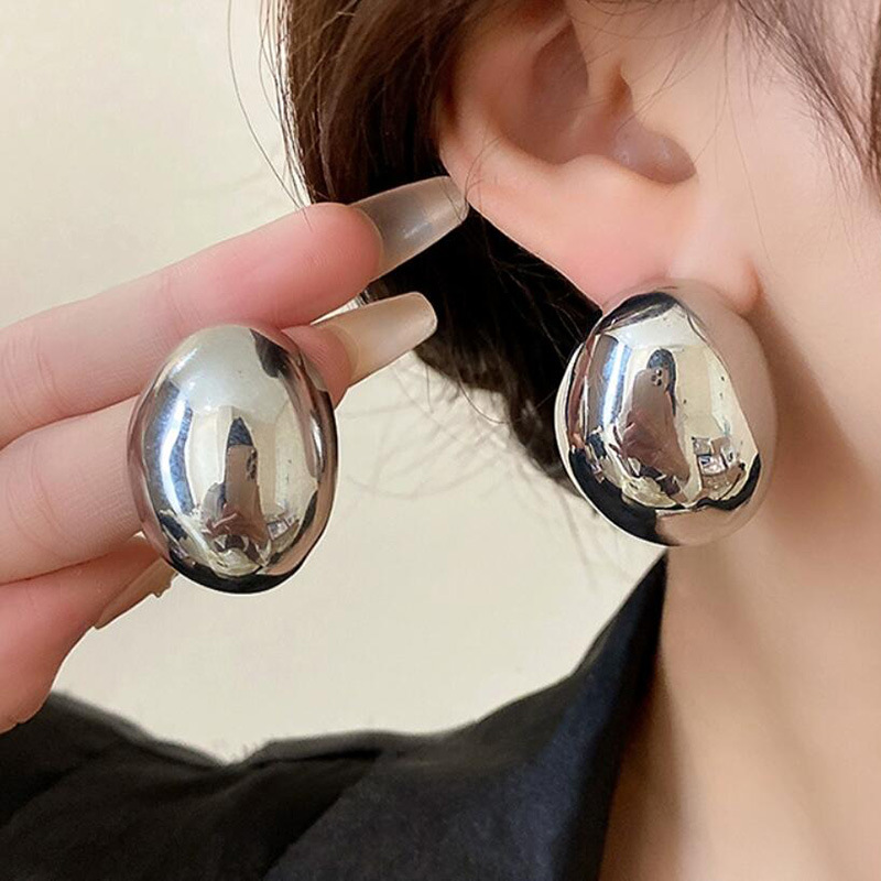New Trendy Western Inspired Exaggerated Irregular Oval Metal Earrings for Women Embrace Individuality